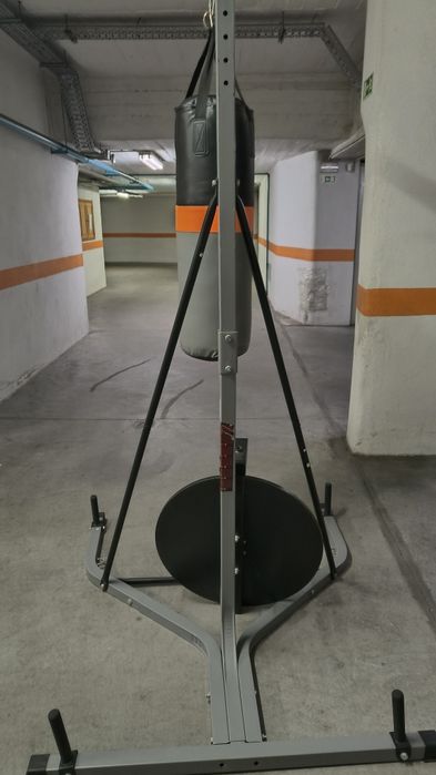 Saco de Boxe 20kg + suporte