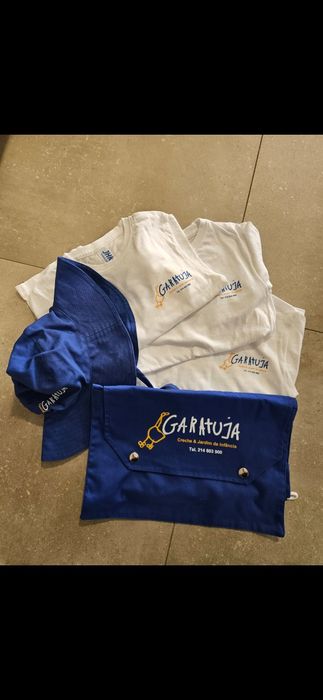 Garatuja Uniform Uniforme escolar