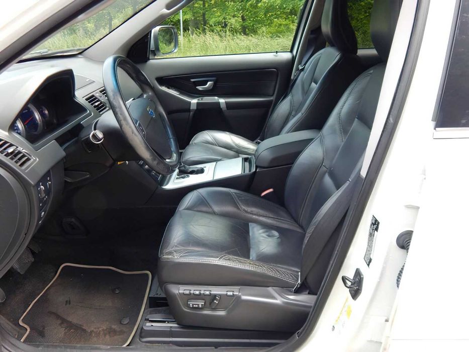 Volvo XC90      2013
