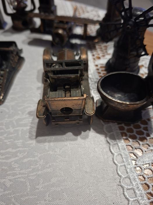 Kolekcja 12 sztuk metalowych strugaczek
