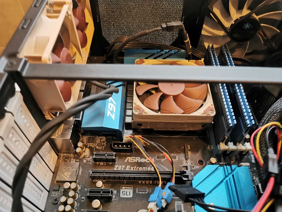 Komputer stacjonarny typu media center