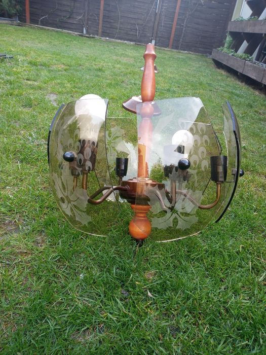 Stary żyrandol.     .