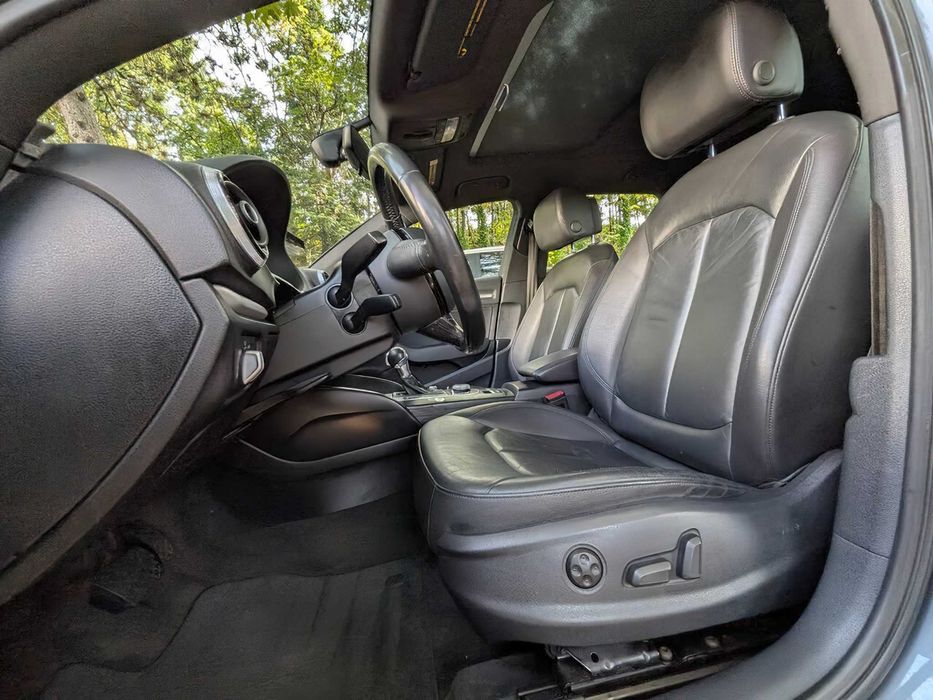 Audi A3 e-tron      2016