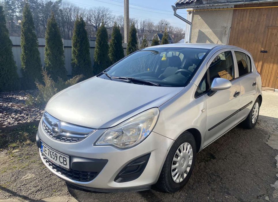 Продам економну машинку Opel Corsa 2011 р.