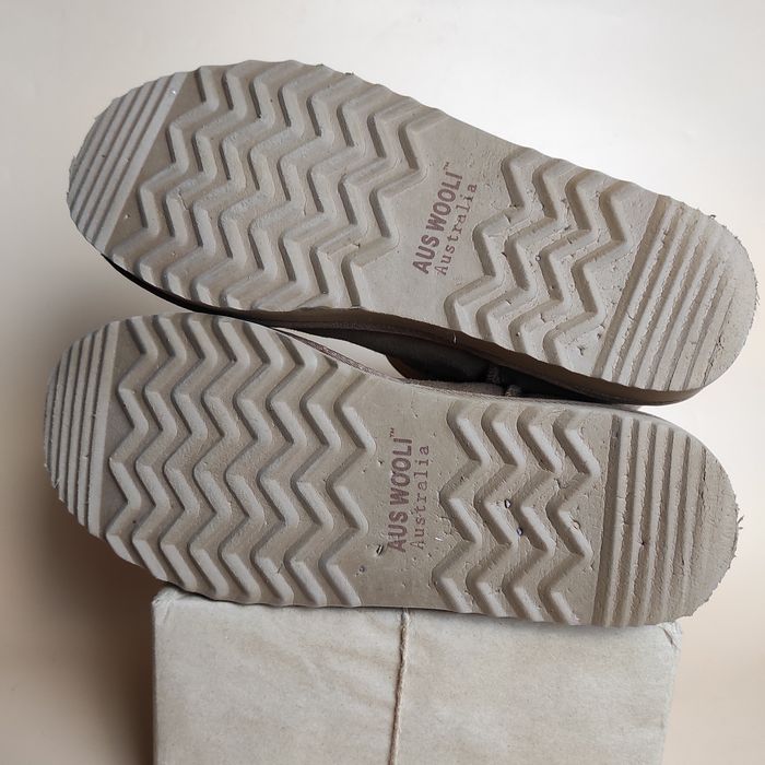 UGG  черевики ботинки р.39  довжина устілки 25 см.
