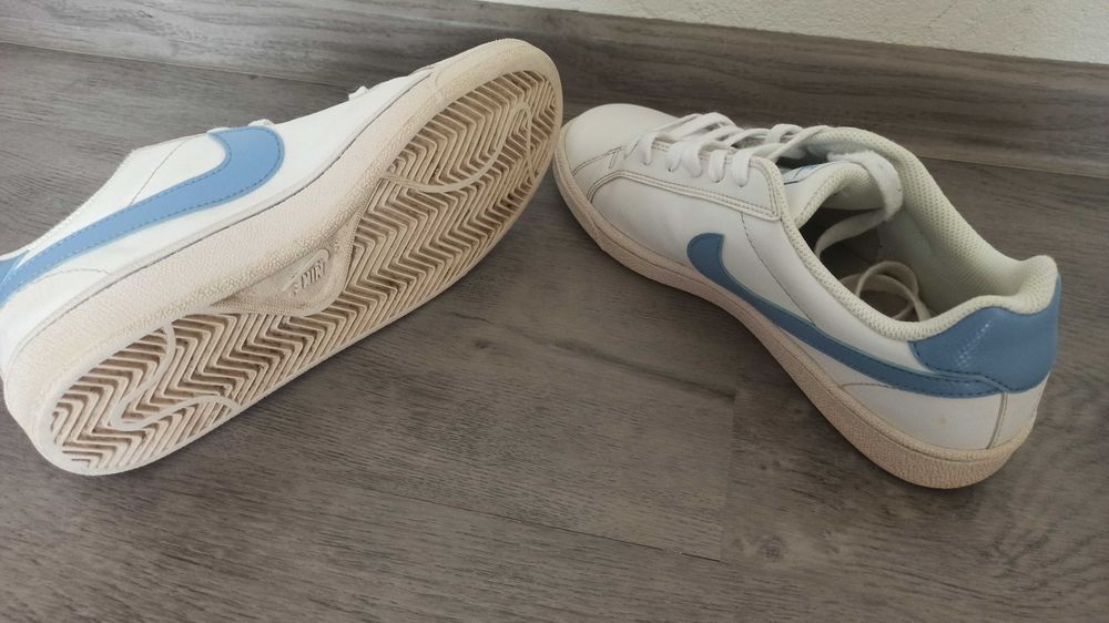 Damskie buty Nike, rozmiar 40