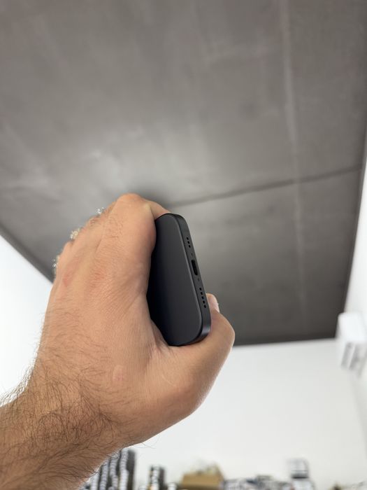 Apple Iphone 15 128 gb 100% як новий айфон 15