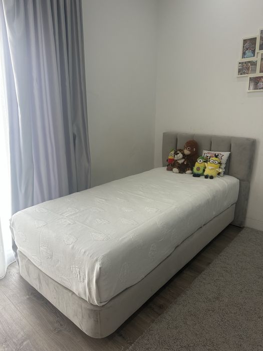 Cama individual com colchão – Estado impecável