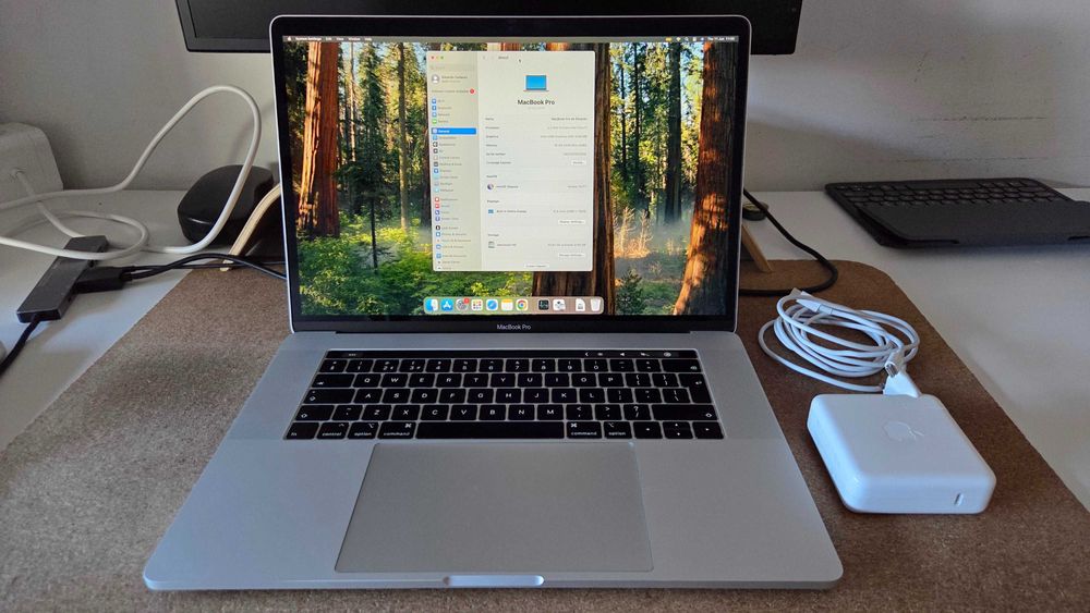 MacBook Pro 15” 2018 | i7 6-Core | 16GB RAM | 256GB SSD | Excelente Estado
