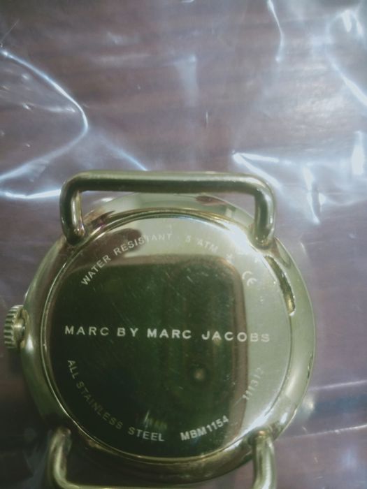 Часи Marc Jacobs