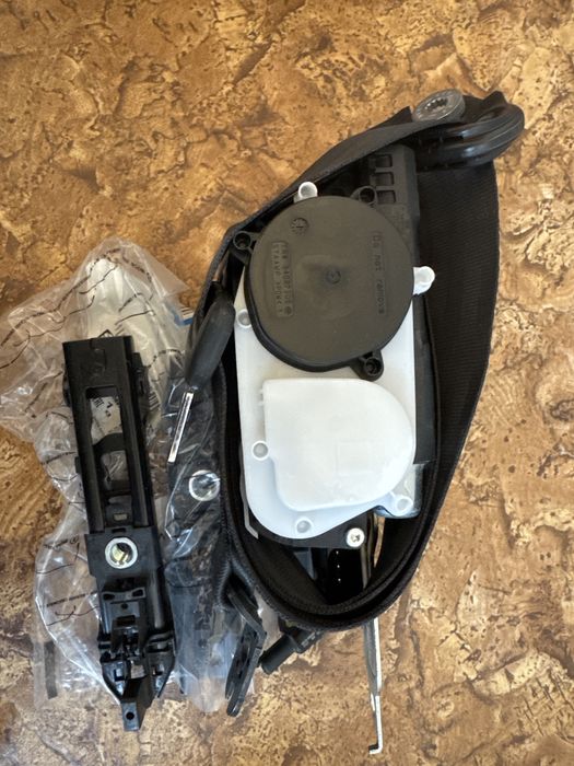 Ретрактор та пряжкадля Dacia lodgy