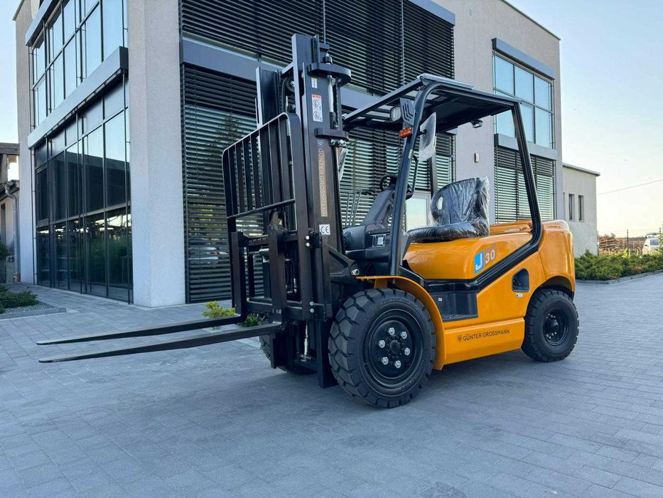Seria JNowy wózek widłowy Gunter Grossmann silnik Hyundai 3T.