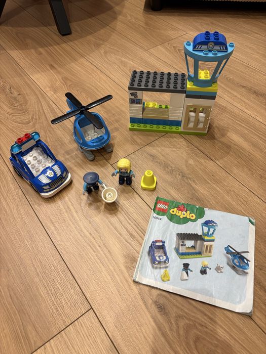 Lego duplo posterunek policji i helikopter