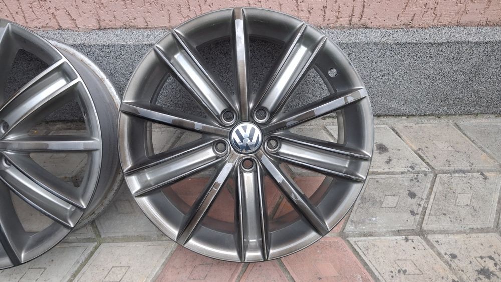 Оригінальні диски титани VW Tiguan Passat  5/112R18 vag