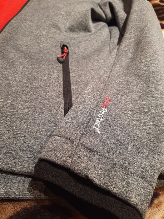 Фірмова вітровка