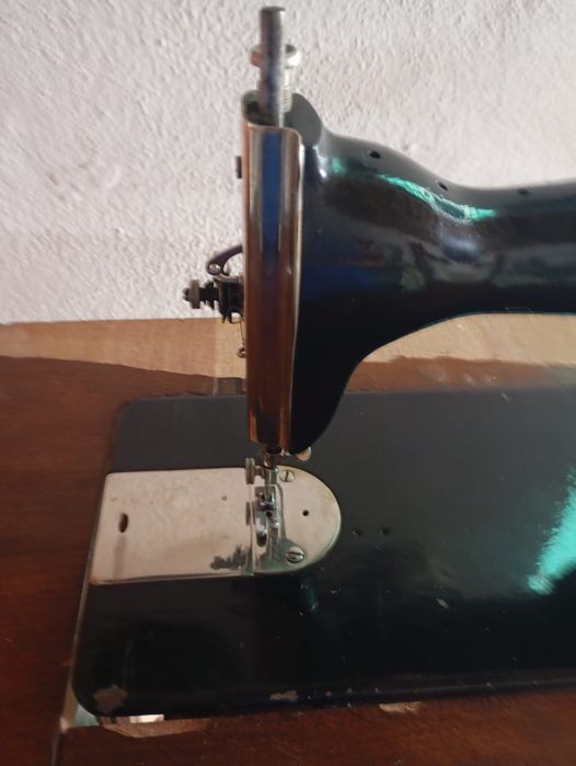 Máquina de costura singer