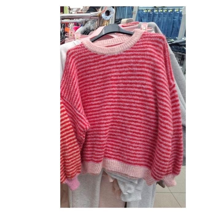 Sweter w paski oversizie