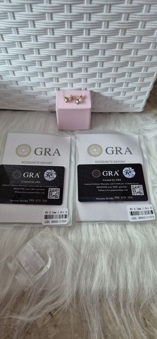 Srebrne kolczyki z jasnoniebieskim moissanitem 1ct x 2