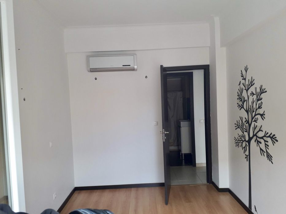 Fantástico T2 remodelado com 2 WCs e AC na Sala e Quartos