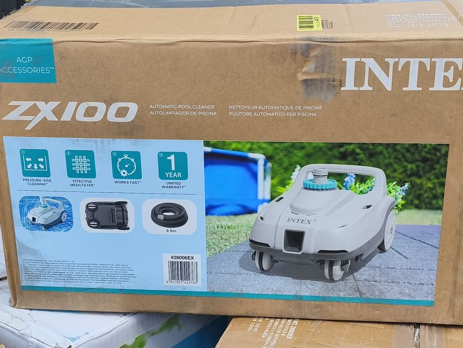 Robot czyszczący do basenu