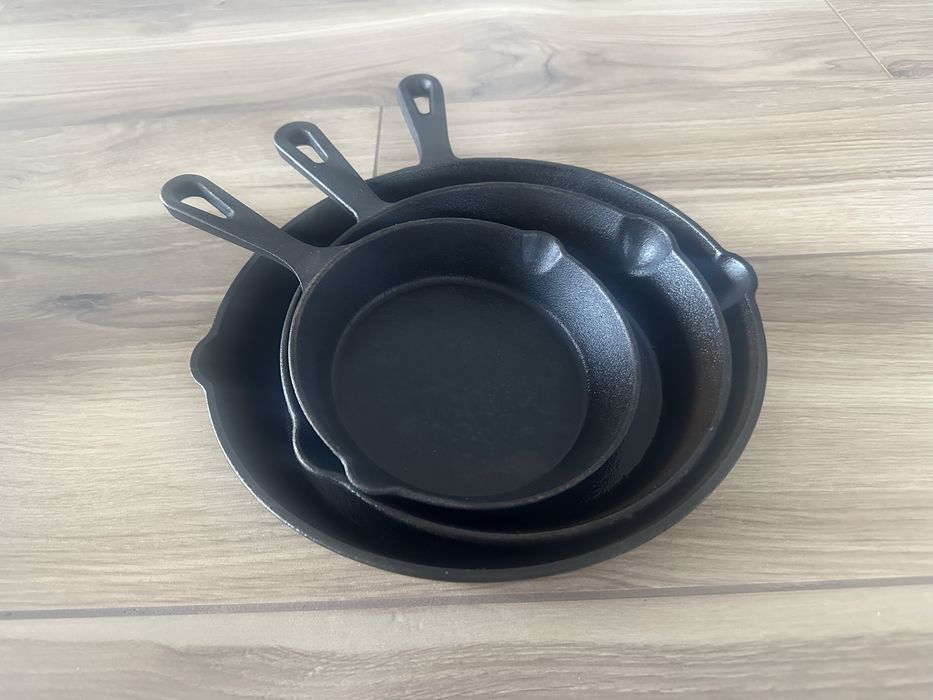 Komplet żeliwnych patelni Patelnie żeliwne patelnie