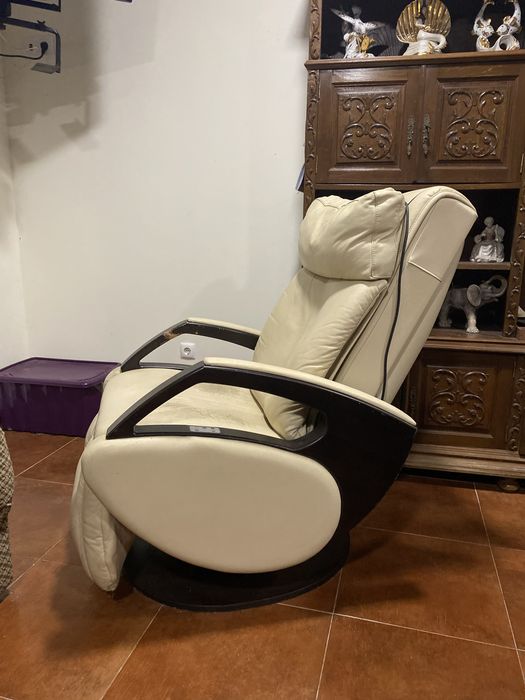 Cadeira de massagens com comando