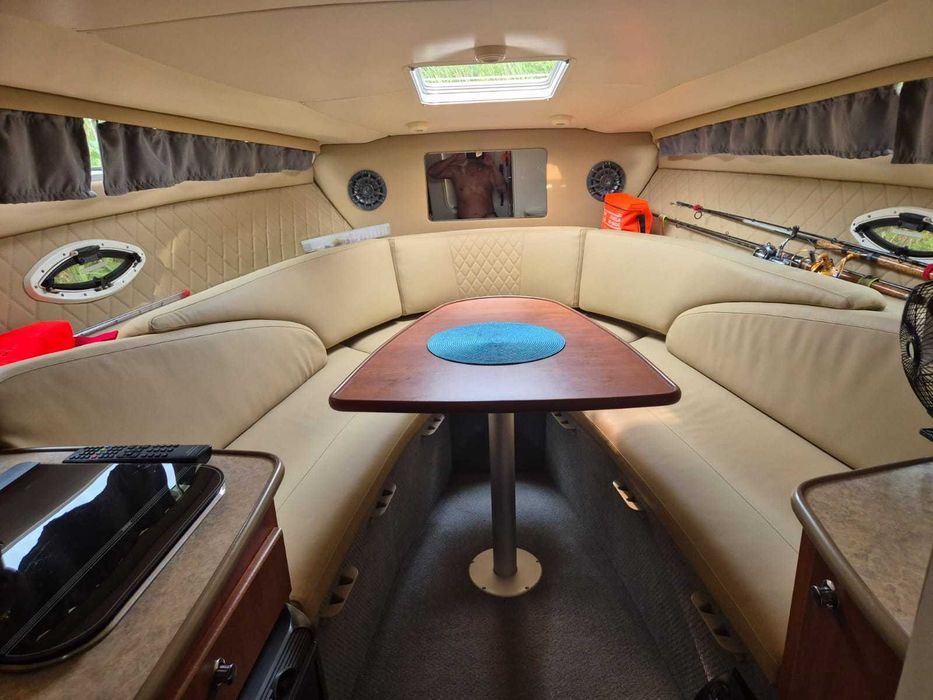 Bayliner 265 SB salon Polska