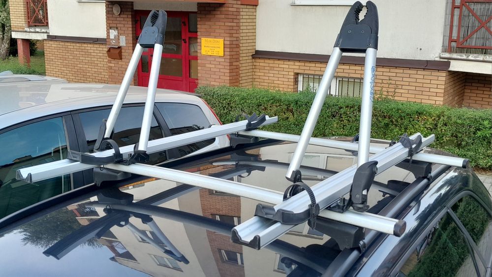 Wypożycz box dachowy Thule Pacific 700 + uchwyty i belki