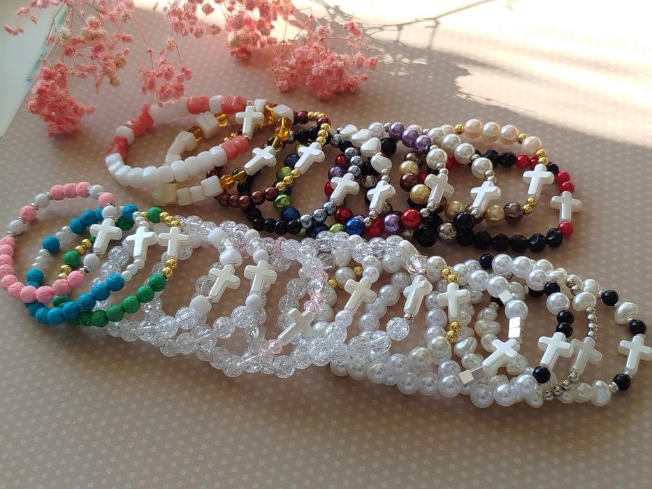 Bransoletka RÓŻANIEC w drewnianym personalizowanym pudełku Komunia