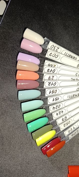 Продам 37 баз і 100 гель лаків