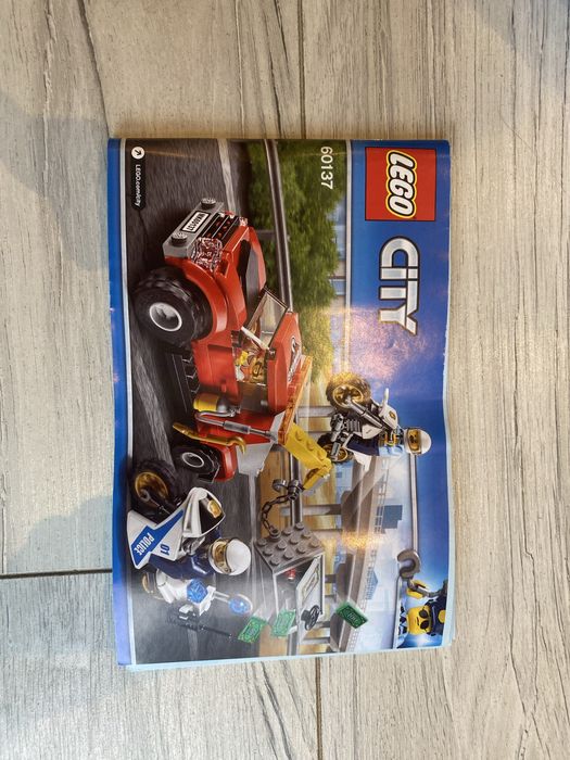 Klocki lego 60137, stan bardzo dobry.