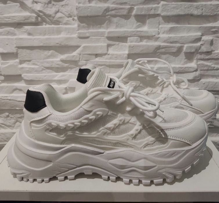 Buty sportowe damskie