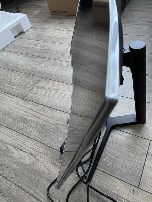 Монітор Samsung C27H800F