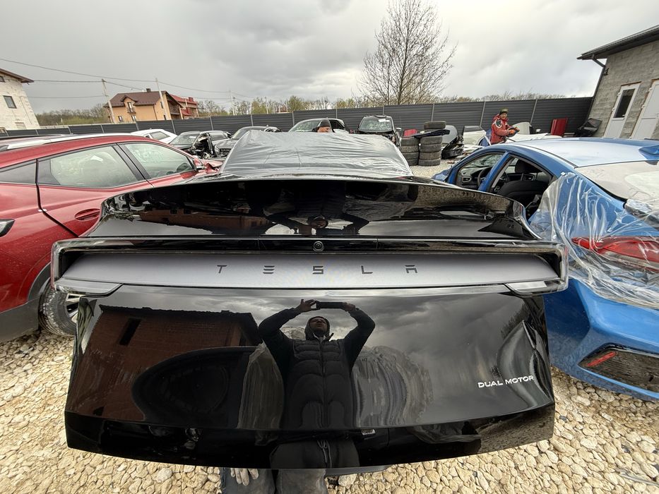 Кришка, ляда багажника Tesla model Y Juniper, Тесла модель У Джуніпер чорна.PX02