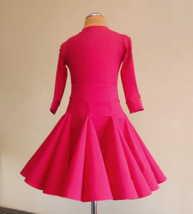 Рейтингова сукня, 2 спідниці