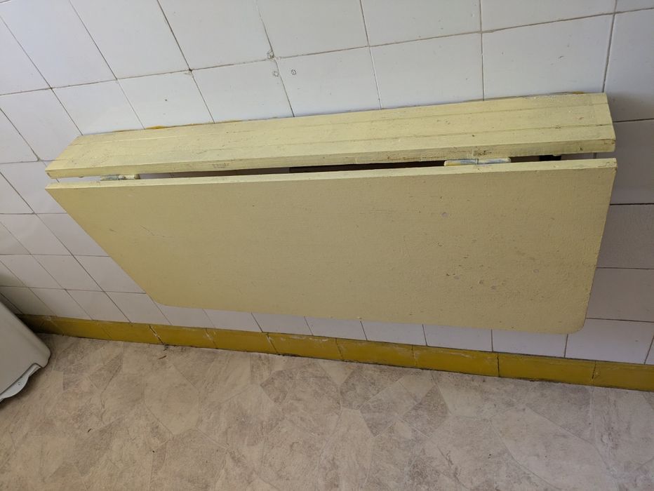 Mesa de parede rebatível