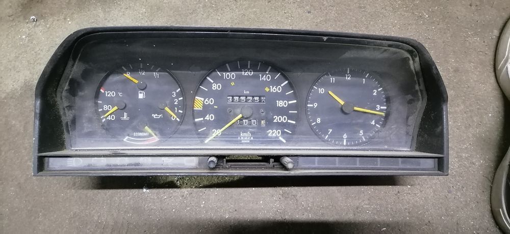 Приборка Мерседес 190 (W201)