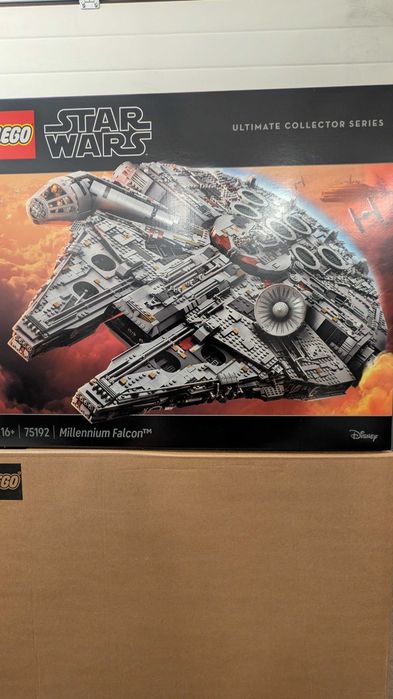 Lego 75192 zestaw kolekcjonerski Sokół Millenium