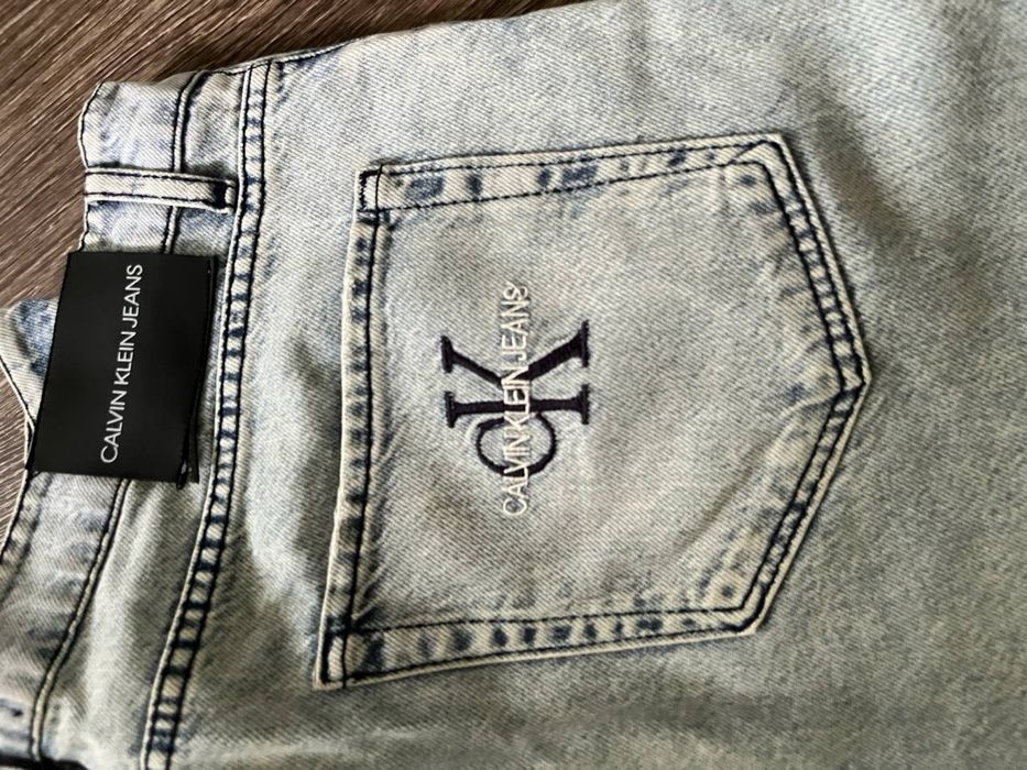 Продам джинсы мом calvin clein jeans