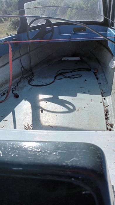 Barco com reboque à venda