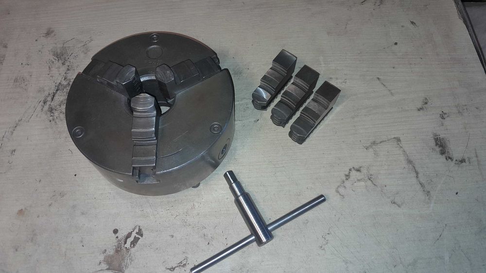 Uchwyt tokarki 200 mm