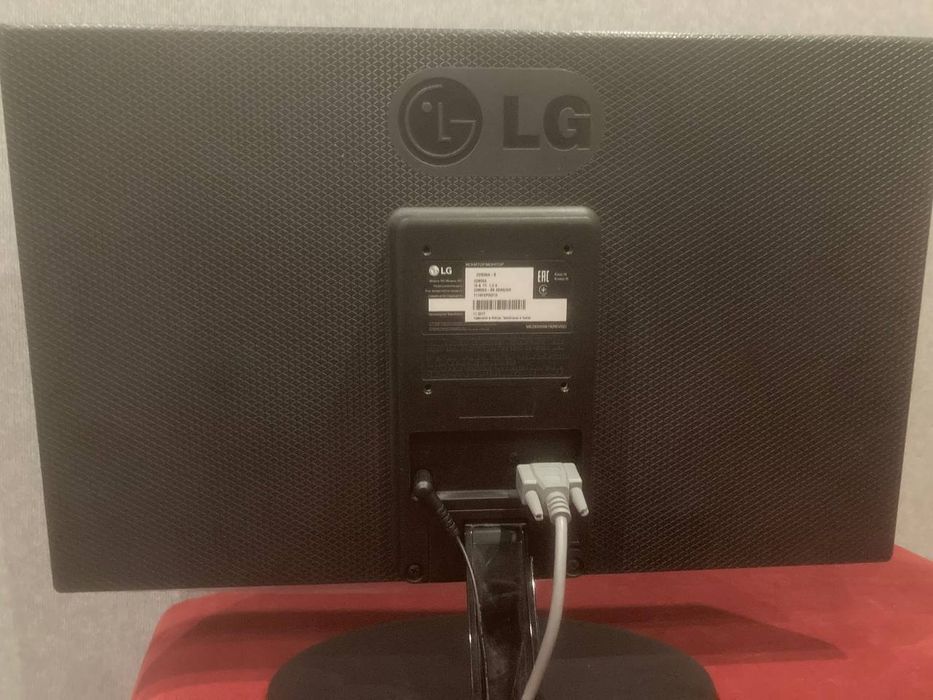 Б/в монітор LG 22M38A-B • 21,5″ Full HD • VGA • Хороший стан