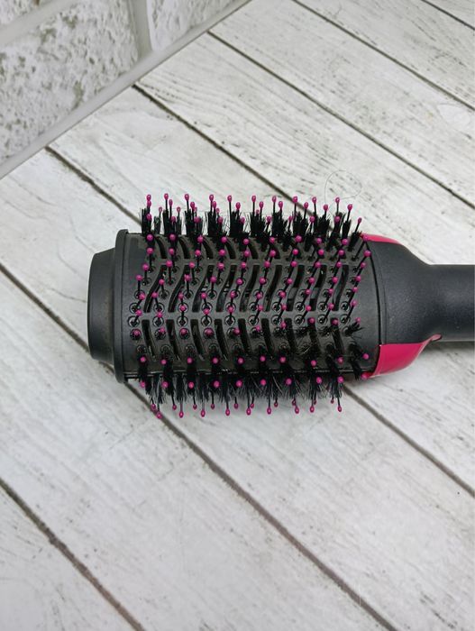 Фен-щетка 1000w состояние новой