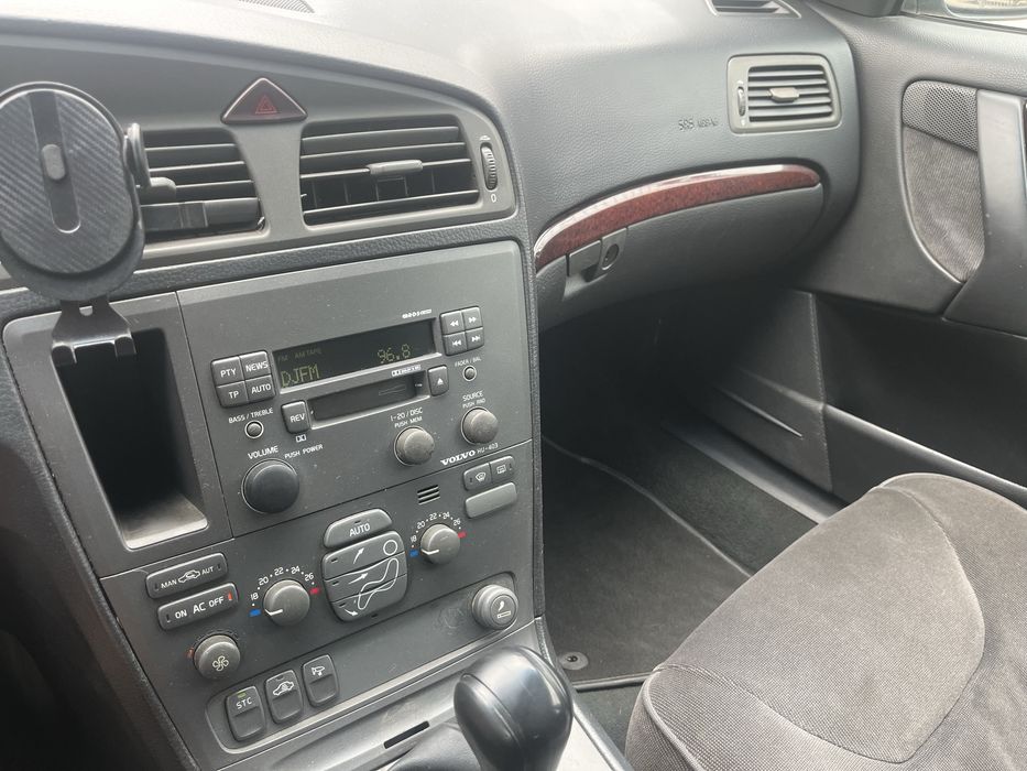 Volvo V70 2.4 Дизель Механіка Гарний стан авто !