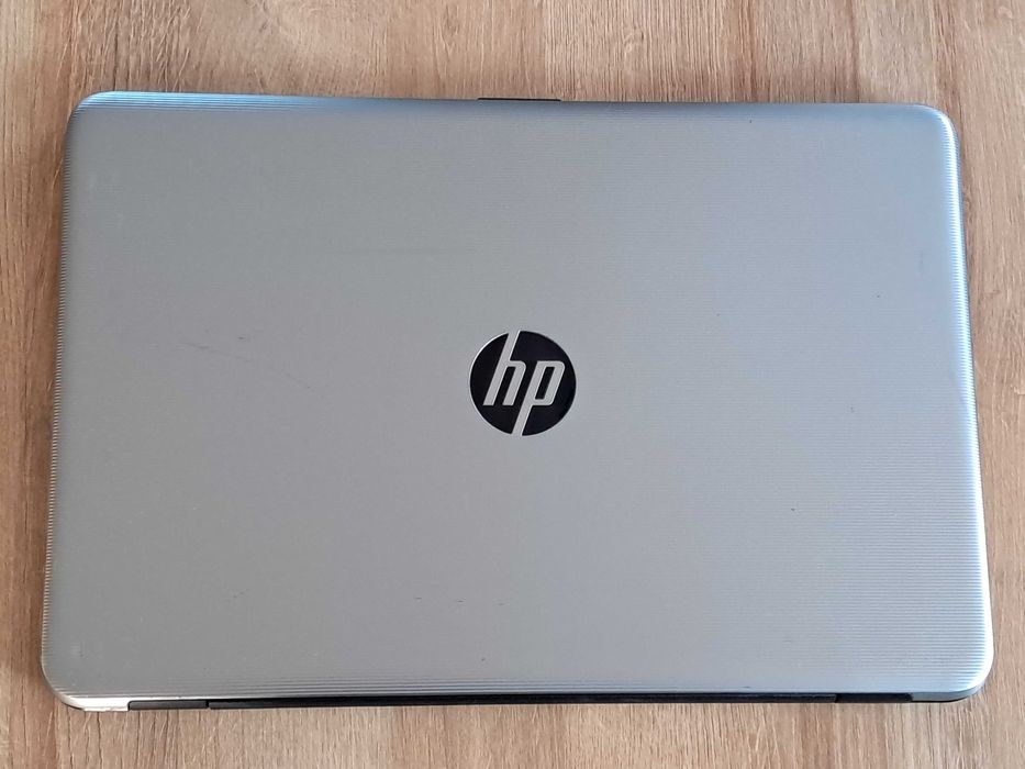 Laptop HP 17 cali  do szkoły