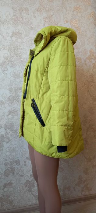 Куртка жіноча  в гарному стані 350 грн