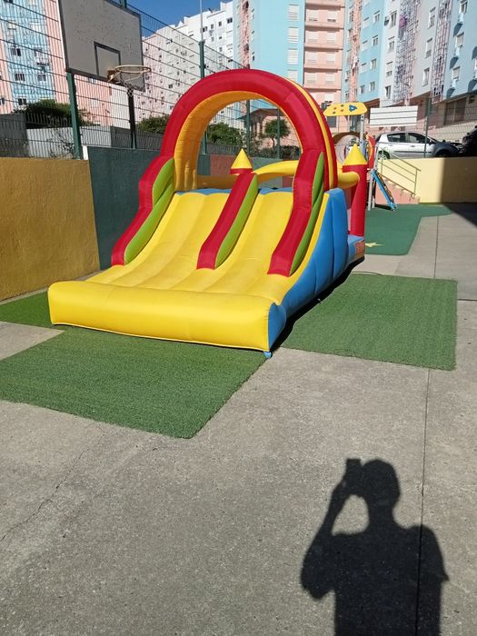 Vende insuflável duplo escorrega