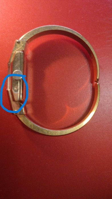 Relógio feminino de design elegante, típico de joalharia-relojoaria clássica das décadas de 1950-70