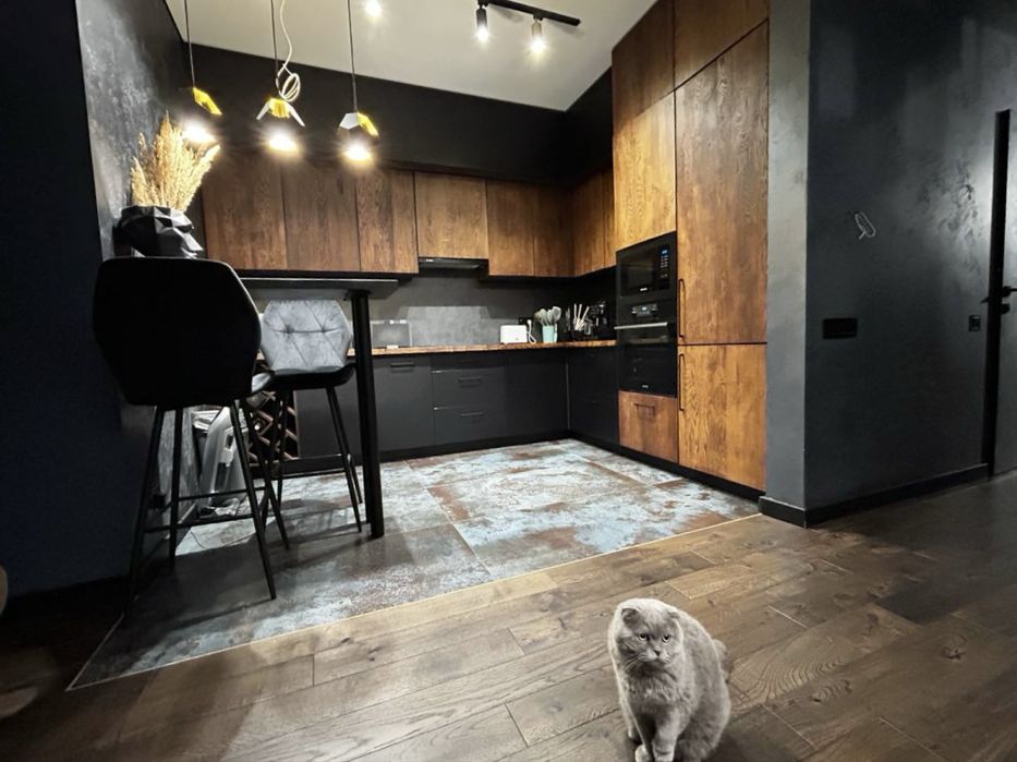 Будинок з новим ремонтом у с. Підсадки!