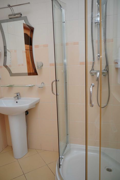 Готель в Карпатах зі сніданками/ Зняти житло подобово Буковель